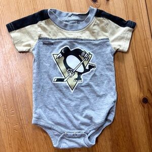 HOCKEY BUNDLE Pittsburgh Penguins bodysuit and pants and more
